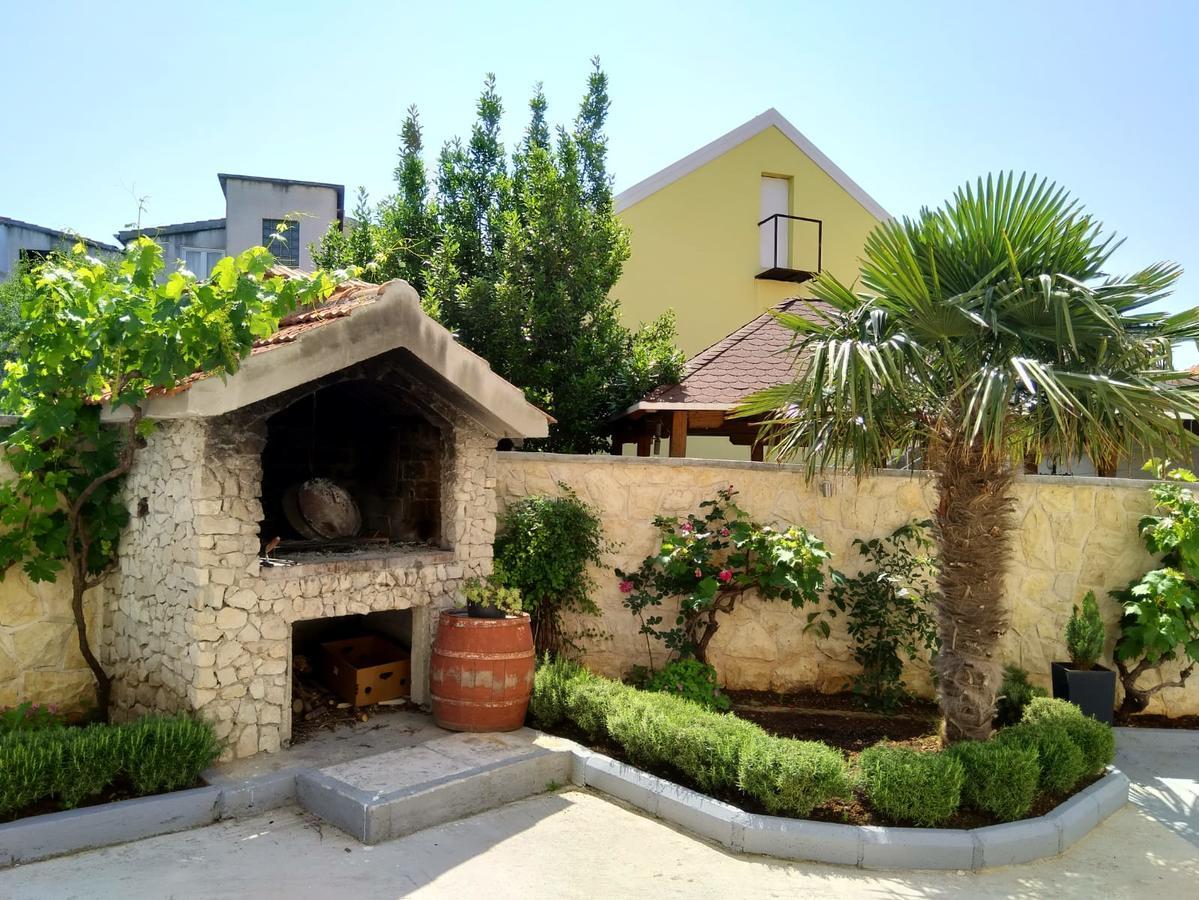 Apartments Tonci Tribunj  Exterior photo